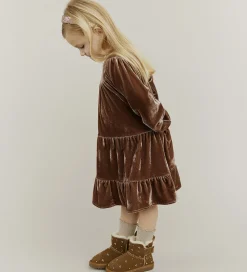 Sofie Schnoor Kjole - Velour - SelineSB - Brun